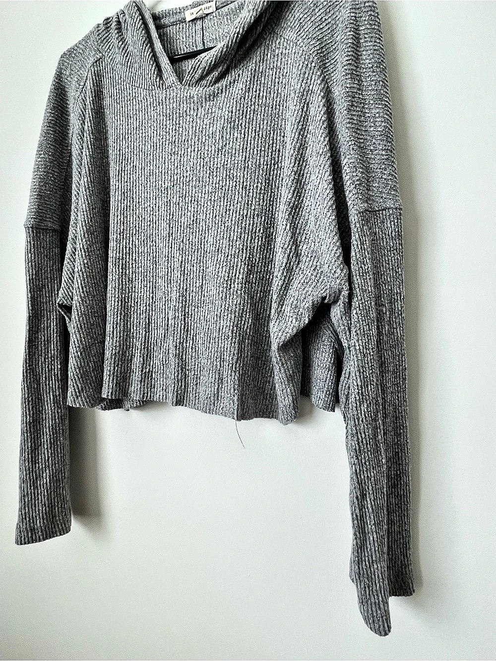 Heart and Hips Women's Size Large Gray Long Sleeve Cropped Sweater With Hood
